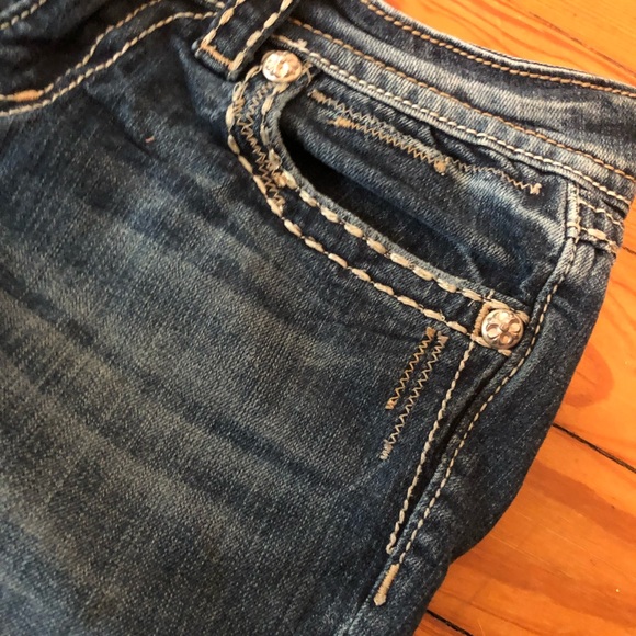 Stylish Buckle Capris 🌸 - Picture 4 of 7